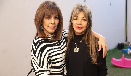 Gela y Consuelo Navarro.