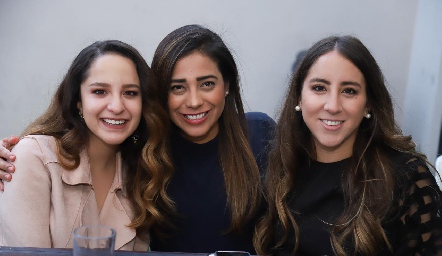  Elsa Dahda, Fany Méndez y Diana Olvera.