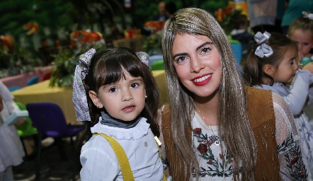  Renata y Mariana Berrones.