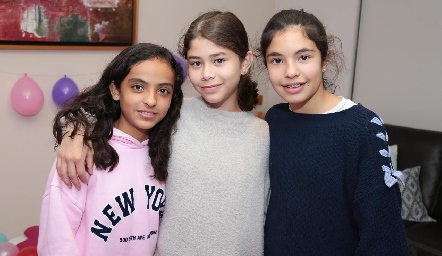  Lili, Ximena y Aitana.