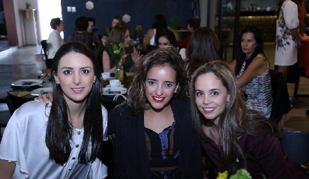  Catalina Abud, Isabela Torres y Alynn Ruiz.