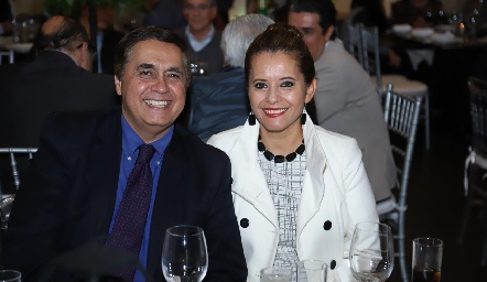  Raúl Castillo y sra.