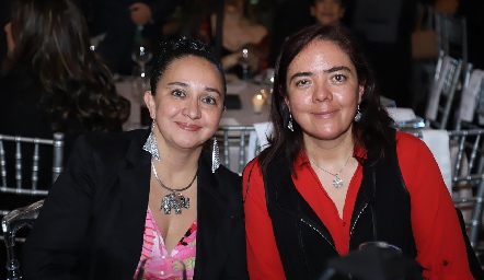  Norma Sugraños y Lourdes Ávila.