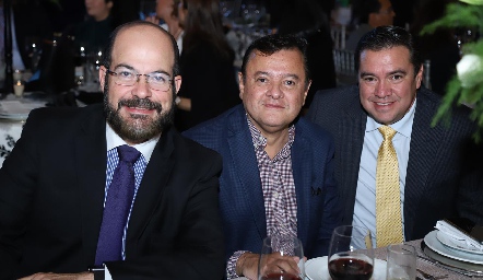Mauricio Pierdant, Daniel Sánchez y José Luis Valle.