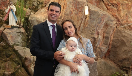  Santiago Labastida y Ángeles Mahbub con su hija Daniela.