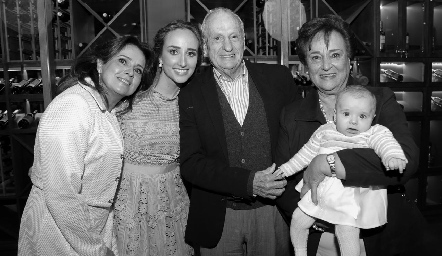  4 Generaciones, Maru Martínez, Ángeles Mahbub, José Martínez, Maruca Flores y Daniela Labastida.