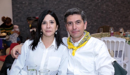 Rosemarie Abimerhi y Fernando Mendizábal.