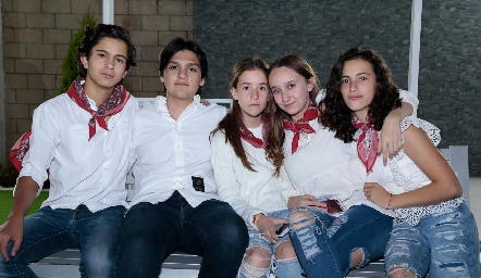  Rodrigo Córdova, Mario Macías, Camila Ocejo, Brenda Chávez y Daniela López.