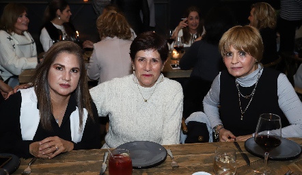  Margarita de Cabrera, Laura González e Isa Cabrera.