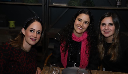  Gaby Ponce, Sofía y Marisol Cabrera.