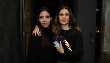  Ana Elena Meade y Lourdes Orozco.