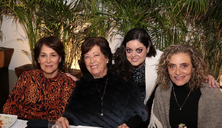  Miriam Bravo, Conchita Nieto, Andrea Gutiérrez y María José Ojeda.