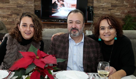  Gloria Martínez, Jorge Bárcena y Elisa Robles.