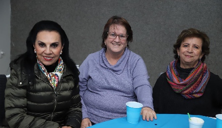 Yoya Galarza, Amalia Matienzo y Cube de Conde.