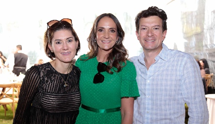 Paulina Vivanco, Jimena Ibarra y Héctor Salas.