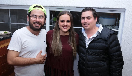  Roberto Espinosa, Lucy Santos y Jaime Oliva.