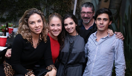  Martha Prio, Marisela Valencia, Sofía Garfías, Alessandro y Antonio Reverte.
