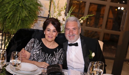 Miriam Bravo de Robledo y José Miguel Robledo Robles.