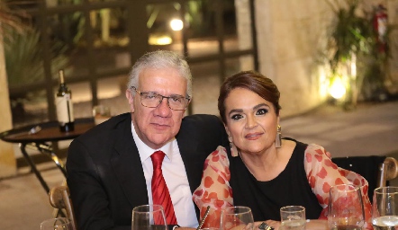  Salvador Granados y Elisa Robles.
