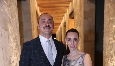  Jorge Reyes y Montse Valadez.