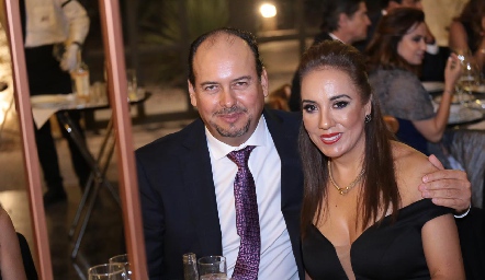 Carlos Sánchez y Lorena Herrera.