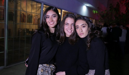 Vale Salazar, Bárbara Massa y Luciana Abud.
