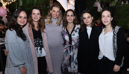  Claudia Villasana, Jessica Martín Alba, Benilde Hernández, Dani Mina, Mayte Soberón y Sofía Torres.