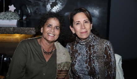  Martha Elisa Rangel y Carola Guerra.