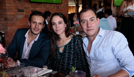  Javier Ramírez, María Acosta y Gerardo Lomelí.