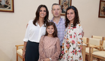  Daniela, Héctor, Alexia y Daniela Galán Rivero.