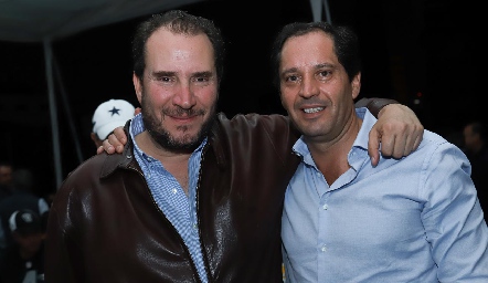  Luis Nava y Jorge Morales.