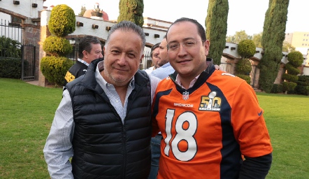  Carlos Nava y Juan Pablo Moreno.