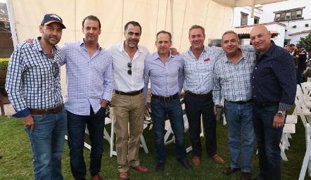  José González, Rodolfo Oliva, Alejandro Anaya, Ramón Gómez, Juan Benavente, Jorge Villarreal y Carlos González.