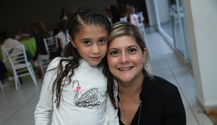 Ana Pau y Karla Verástegui.