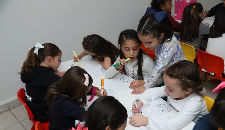 Escribiendo la carta a Santa.