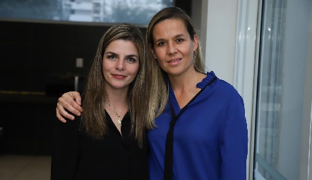  Pilar Palomar y Marcela Torres.