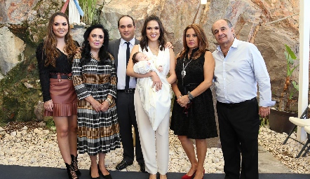  María José Valle, Julia Marín, Mauricio Suárez, July Valle, Mónica Lomelín, Javier Suárez y Valentina.