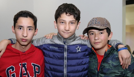  Omar Vega, Wali de los Santos y Roberto Díaz.