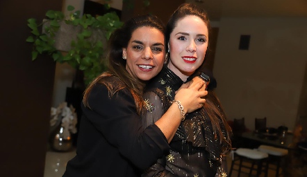  Maribel Torres y Mónica Barraza.
