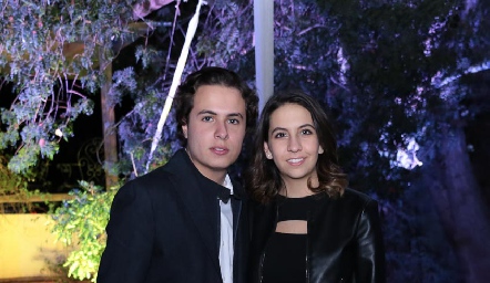  César Flores y Verónica Gómez.