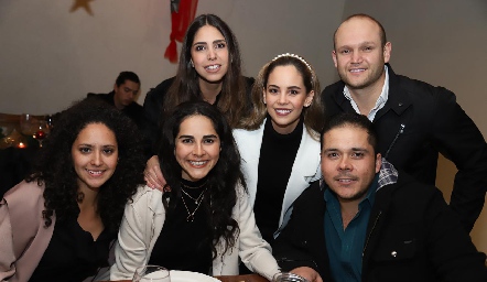 Adriana Estrada, Alynn Ruiz, Abel Rangel, Paulina Silos, Claudia Estrada y Enrique Gaviño.