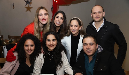 Anasty Cano, Adriana Estrada, Alynn Ruiz, Abel Rangel, Paulina Silos, Claudia Estrada y Enrique Gaviño.