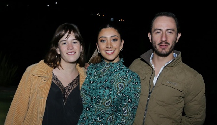 Montse Barral, Danielle Falcón y Poncho López.