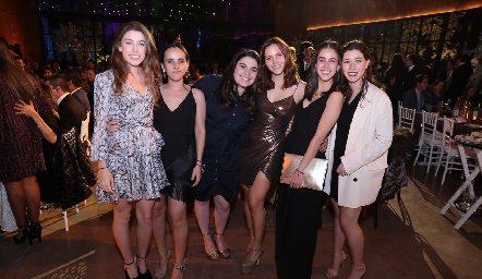  Andrea Vilet, Montse García, Cata Esper, Regina Autrique, Natalia Navarro y Montse Del Valle.