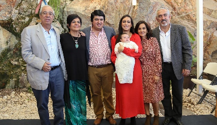  Rolando Domínguez Berrueta con sus papas y sus abuelos.