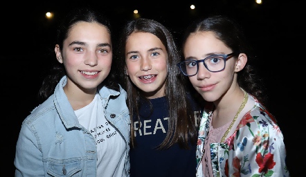  Camila, Alexia y Xaviera.