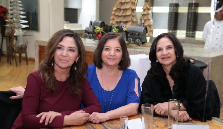   Adriana Milan, Carmen Pérez y Rosario de Ortuño.
