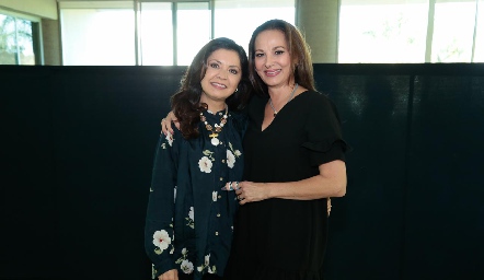  Martha Carrillo y Graciela Valdés.