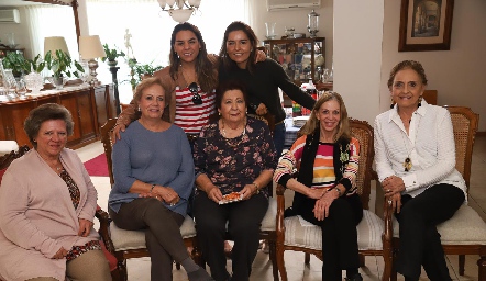  Maribel Torres, Lorena Torres, Blanca Rangel, Yolanda González, Adriana Colores, Carolina Ocaña y Toyita Villalobos.