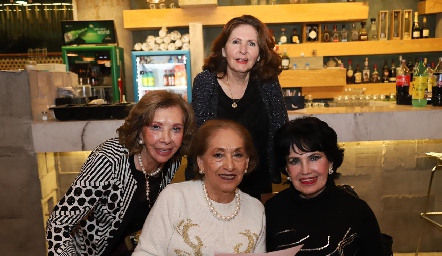  Carmelita Alonso, Lila Ahumada, Carmen Morales y Lucy Stahl.